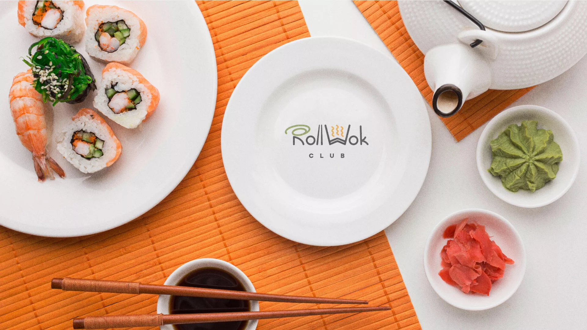 Разработка логотипа и фирменного стиля суши-бара «Roll Wok Club» в Юрюзани